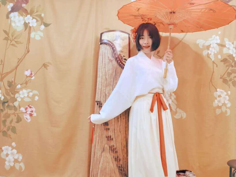 Wear Hanfu and play guzheng - Cancellation, languages, and group size