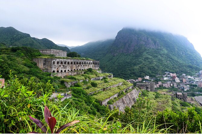 Yehliu, Golden Waterfall, Jiufen, Shifen Day Tour - Two hours in Jiufen’s old mining town