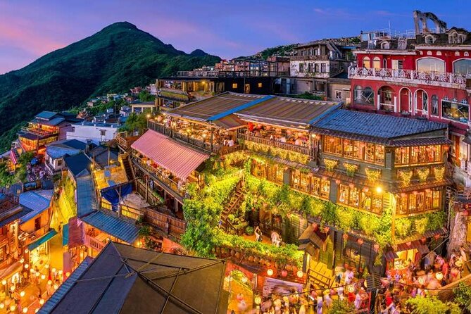 Yehliu, Jiufen & Shifen Taiwans North Coast Day / Night Tour - Yehliu Geopark and the famous Queen’s Head