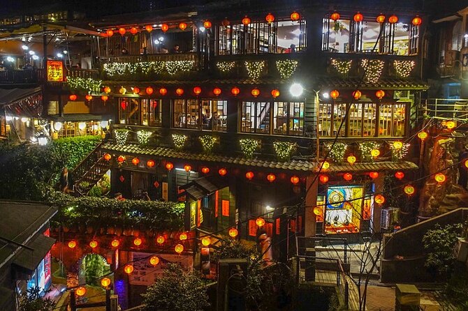 Yehliu, Jiufen & Shifen Taiwans North Coast Day / Night Tour - Shifen Old Street and the sky lantern tradition