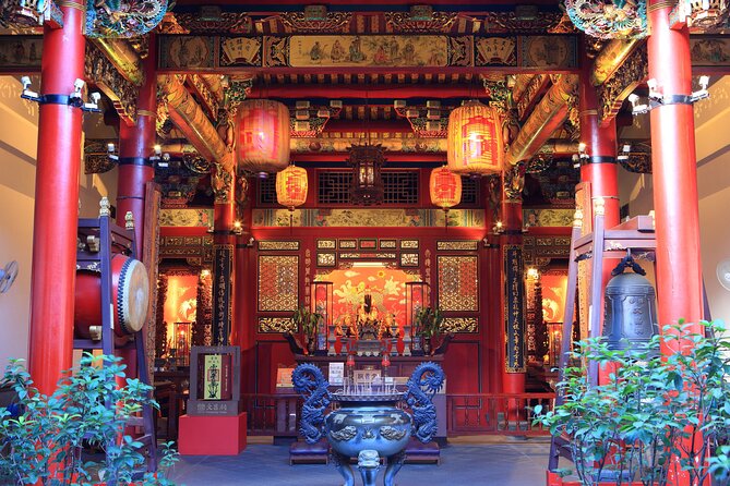 Yilan 1-Day Private Tour to Kavalan Whisky & Cultural Gems - A quiet pause at Meihua Lake