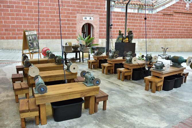 Yilan 1-Day Private Tour to Kavalan Whisky & Cultural Gems - What the private vehicle changes